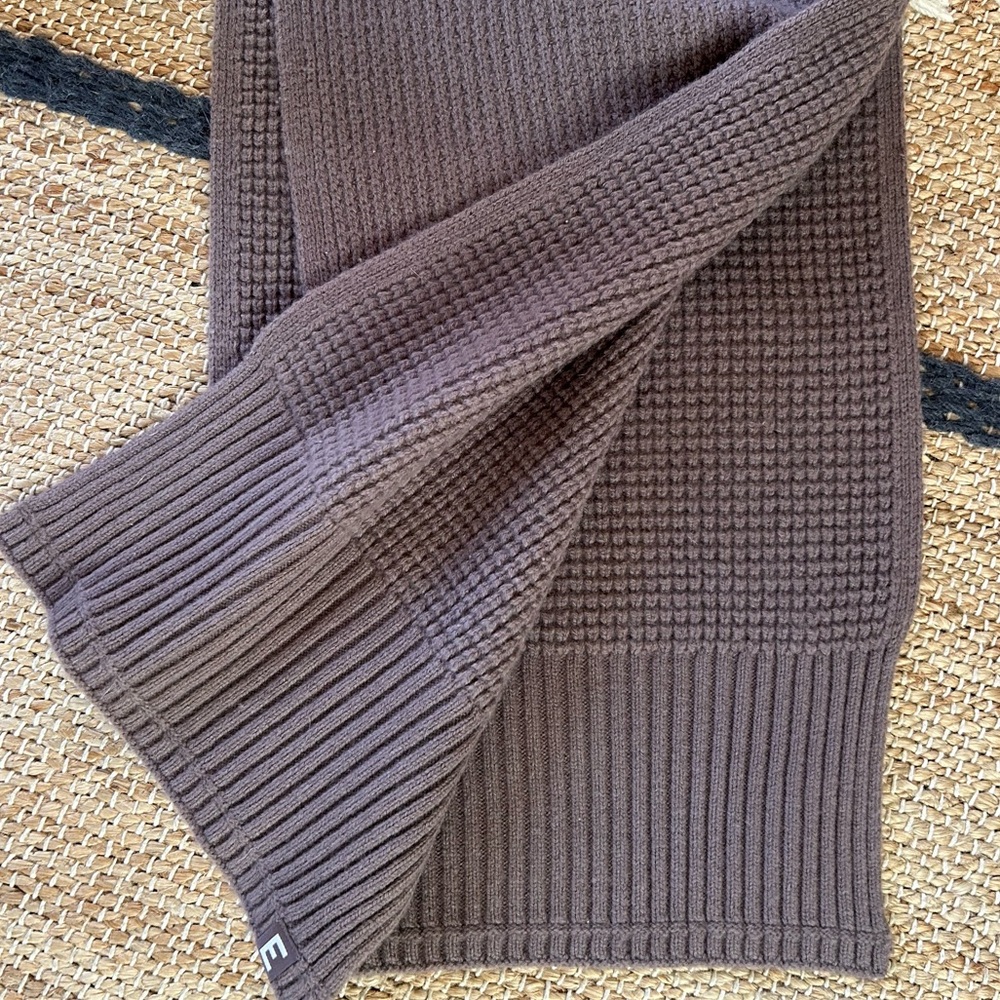 Everlane 100% wool scarf